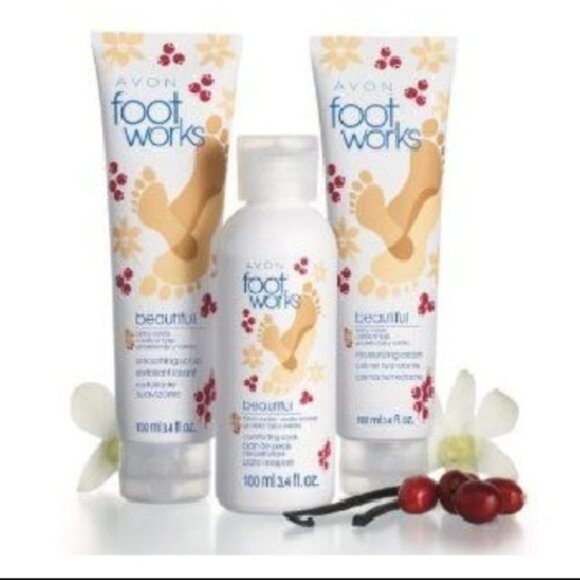 AVON FOOTWORKS 3PC BERRY VANILLA FOOT CARE SET (BRAND NEW) - Picture 1 of 1
